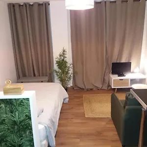 Studio Avec Terrasse, Proche Tram Brest